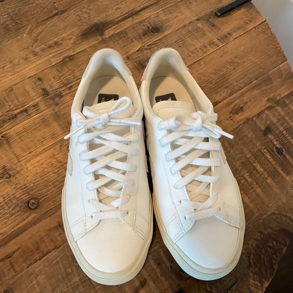 VEJA SNEAKER WHITE PEBBLED TAUPE SUEDE V - Picture 4 of 7